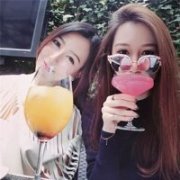 时尚潮流的姐妹头像一对 天塌下来我给你顶着