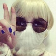 原宿风墨镜女生头像_原宿风霸气范