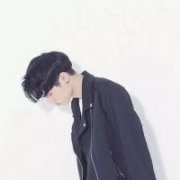 最新情侣带字qq头像一男一女_我是你的唯一