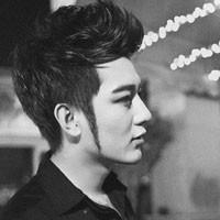 男生头像图片帅气带字伤感黑白