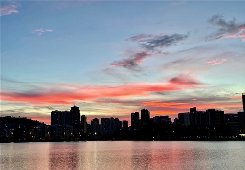 红霞满天优美的句子