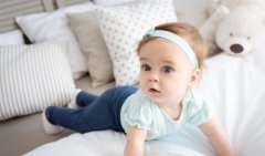 生完孩子报喜简单微信朋友圈