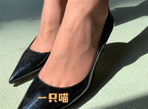 高跟鞋与平底鞋霸气话(精选31句)