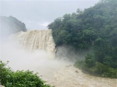 写瀑布句子文案朋友圈(精选29句)