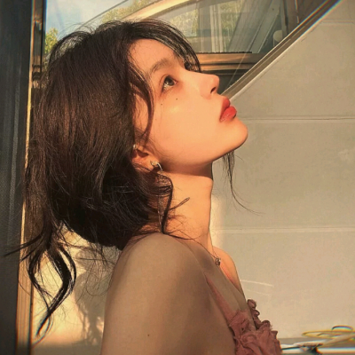 36一40岁女人微信头像(精选12张)