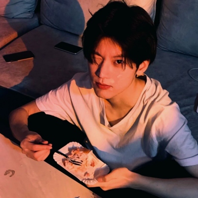 仙气飘飘一眼惊鸿的神明男头(精选10张)