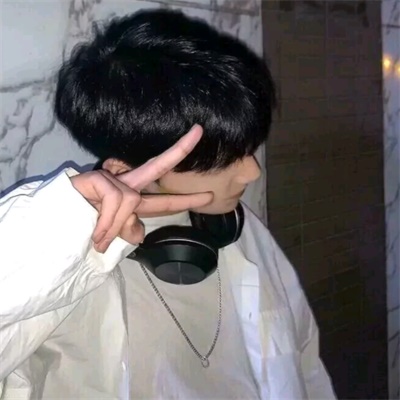 意境让人舒服的头像男(精选10张)