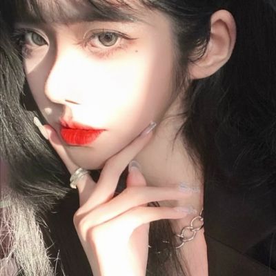 30一40岁女人微信头像(精选12张)