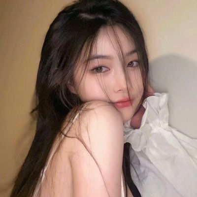 既惊艳又耐看的女生头像(精选12张)