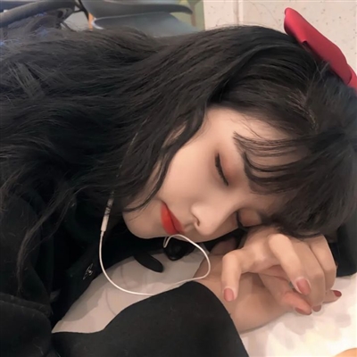 好看又小众的女生头像(精选12张)