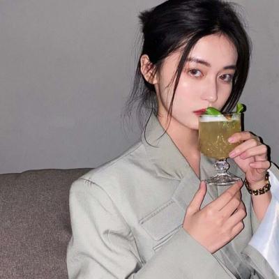 2023气质霸气的微信头像女(精选12张)