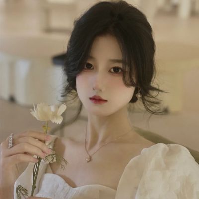 纯欲风女生头像ins氛围(精选10张)