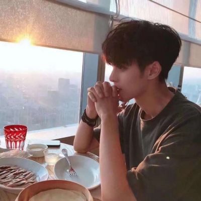 高级感情侣头像一左一右配对(精选12张)