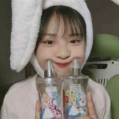 最美微信头像图片女生(精选12张)