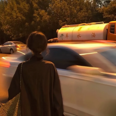 2023年女生头像冷酷(精选12张)