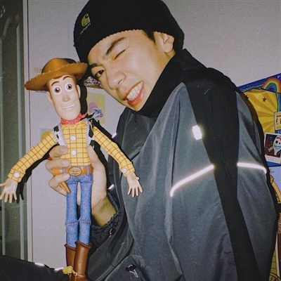 沙雕又不失帅气的头像男(精选12张)