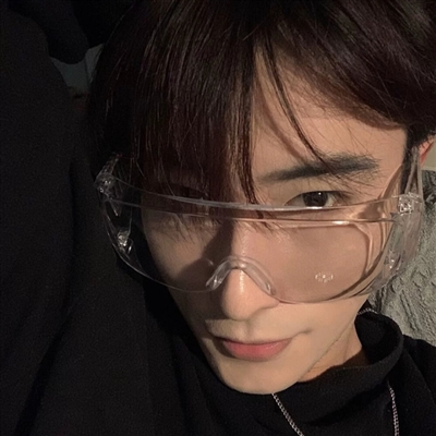 沙雕又不失帅气的头像男(精选12张)