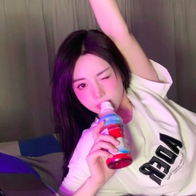 值得一辈子不换的头像真人女(精选14张)