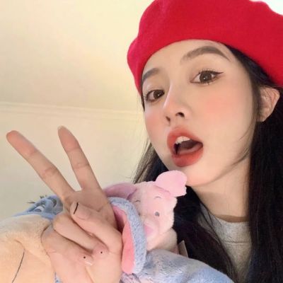 2023最火女生头像侧颜(精选10张)