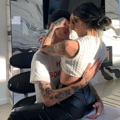 紧张刺激情侣头像(精选14张)