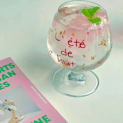 女生背景图片2023新款(精选12张)