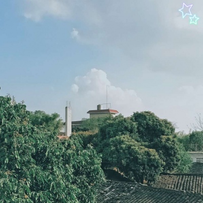 50一60岁女人微信头像(精选10张)