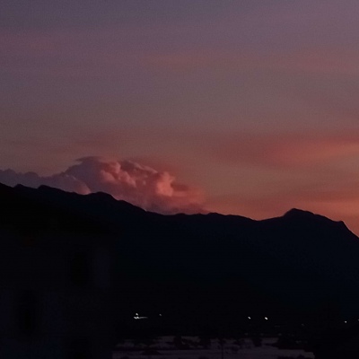 50一60岁女人微信头像(精选10张)