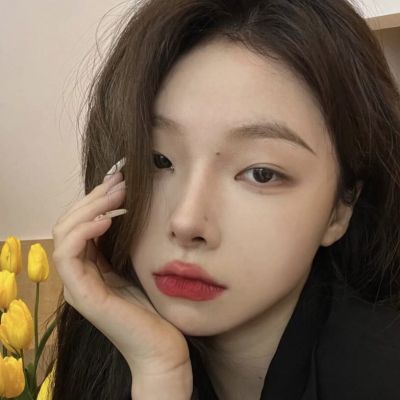 又A又飒的女生头像(精选10张)