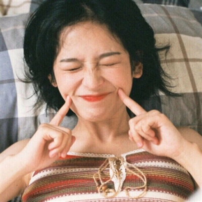 不容易撞又很治愈的头像