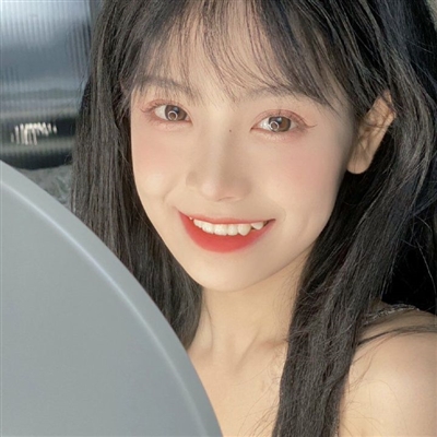 不容易撞又很治愈的头像