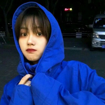 超有氛围感的女生头像蓝色系