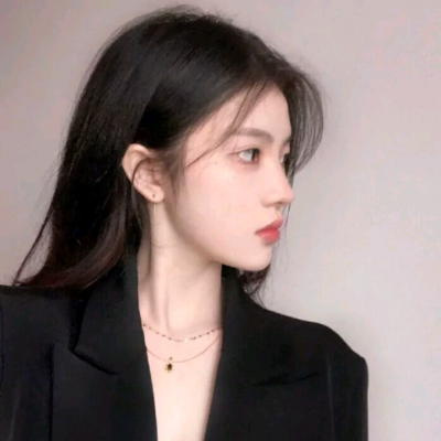 高级感精致女生头像(精选12张)