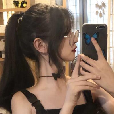 简约高端的小众头像女(精选12张)