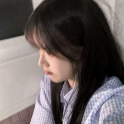 简约高端的小众头像女(精选12张)