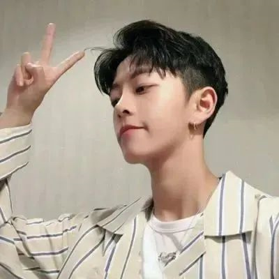 2023流行头像最新款图片男生