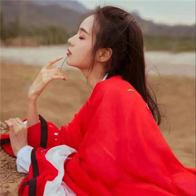 2023年女生头像红色(精选10张)