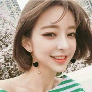 短发女人最适合的微信头像(精选12张)