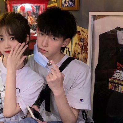 情侣头像一左一右配对真人(精选12张)