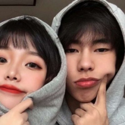 情侣头像一左一右配对真人(精选12张)