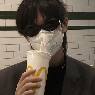 最新情侣头像一人一张分开