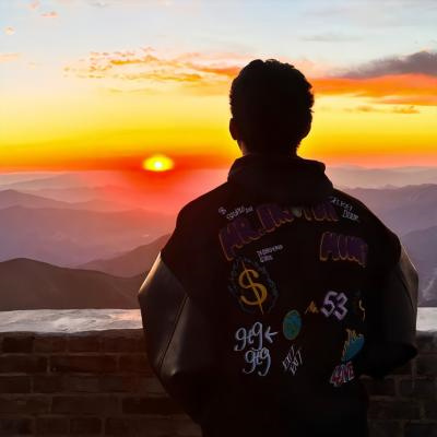 最新情侣头像一人一张分开