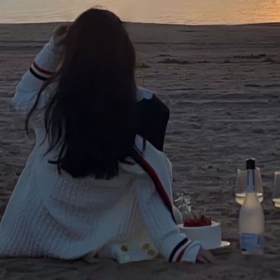 高级感满满的情侣头像2023(精选12张)