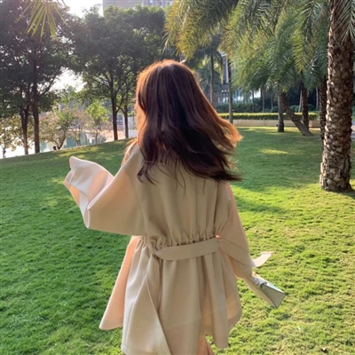 简约性冷淡小众女头像(精选16张)