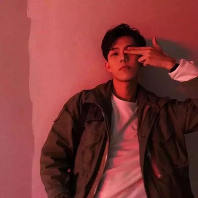 喜庆的帅哥头像(24张)