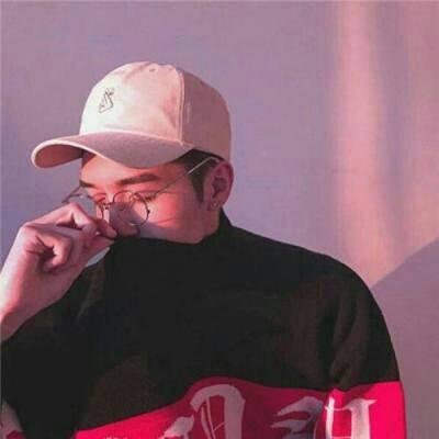 喜庆的帅哥头像(24张)