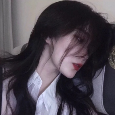 emo伤感头像女真人(精选28张)