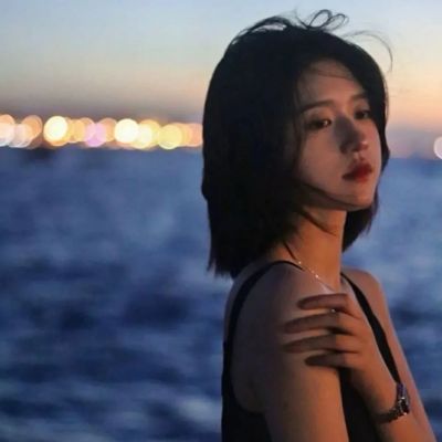 emo伤感头像女真人(精选28张)