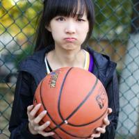 打篮球的人专用头像女生(精选15张)