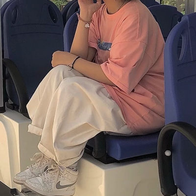 很罕见又很好看头像真人女(精选16张)