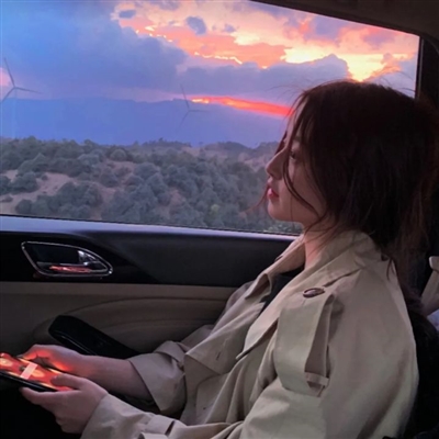 简约性冷淡小众女头像(24张)